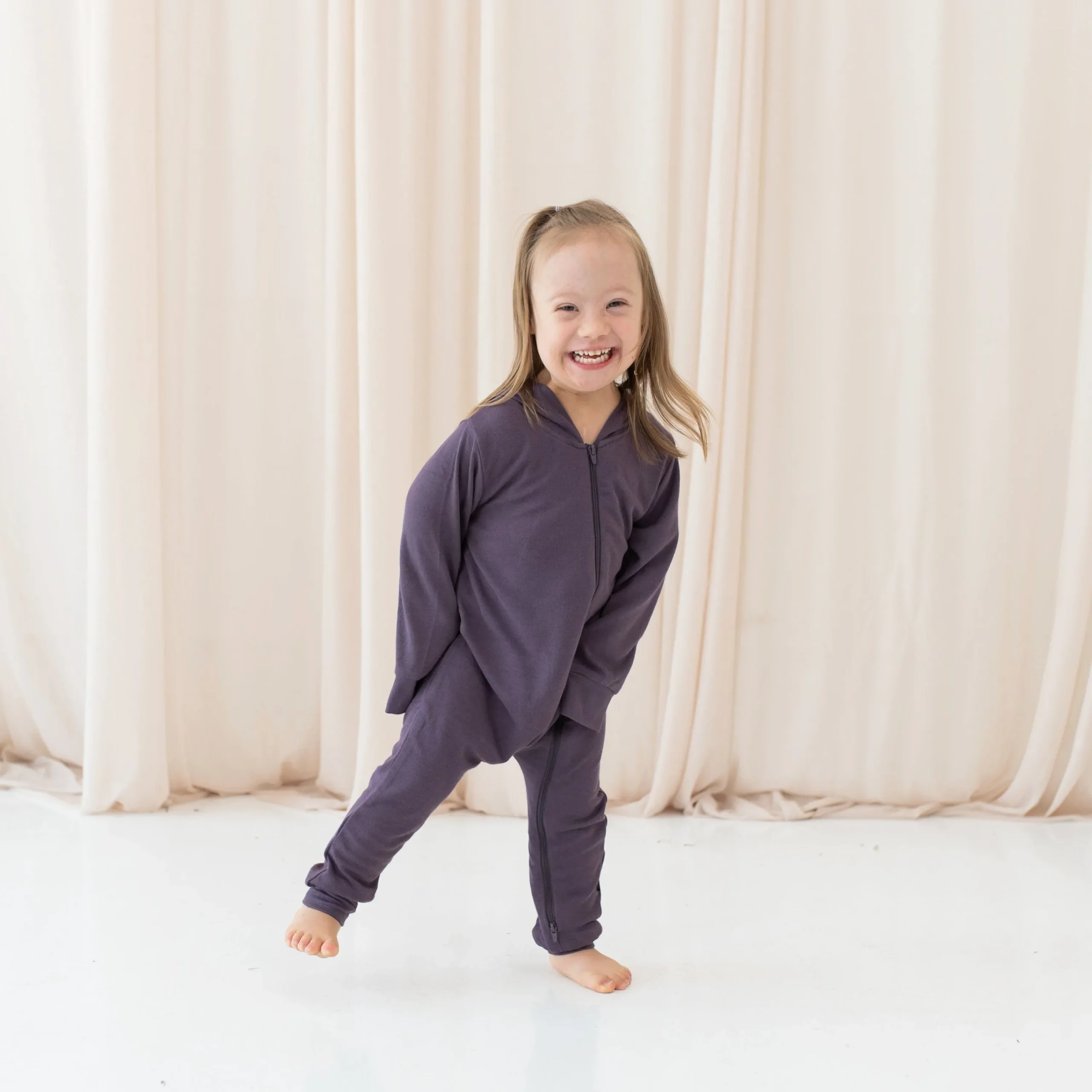 Kyte Baby Bamboo Jersey Hooded Zippered Romper in Currant New
