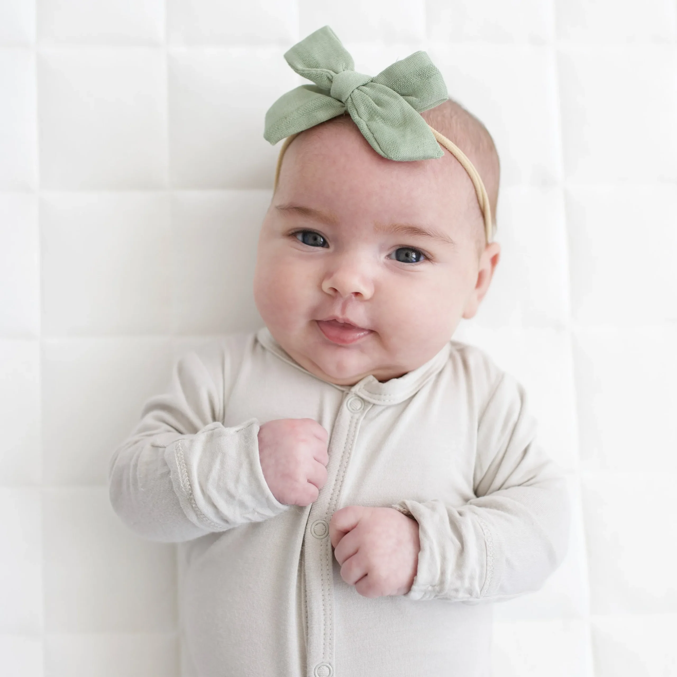 Kyte Baby Bamboo Muslin Medium Bow in Jojoba Best