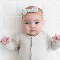 Kyte Baby Bamboo Muslin Tiny Bow in Oat Hot