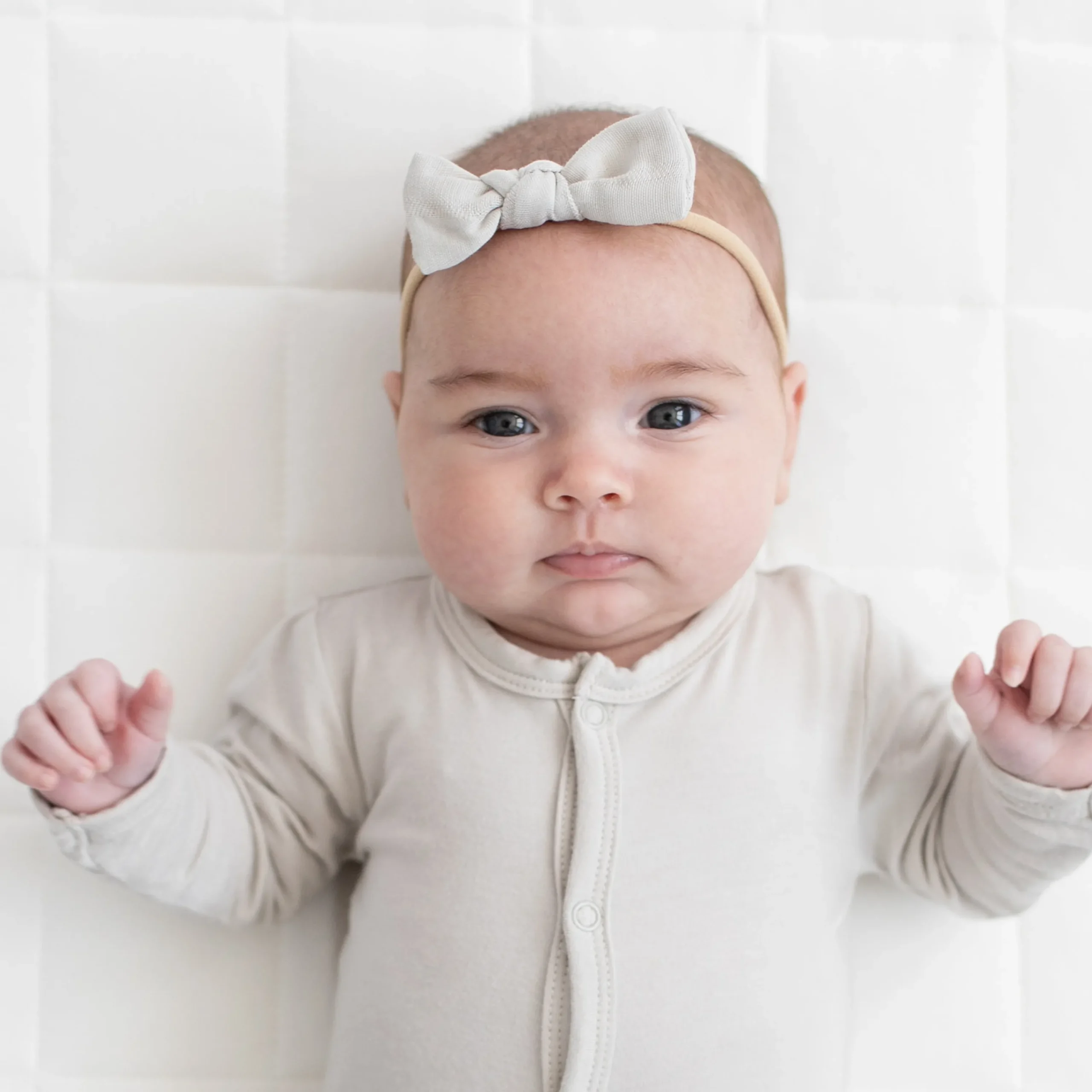 Kyte Baby Bamboo Muslin Tiny Bow in Oat Hot