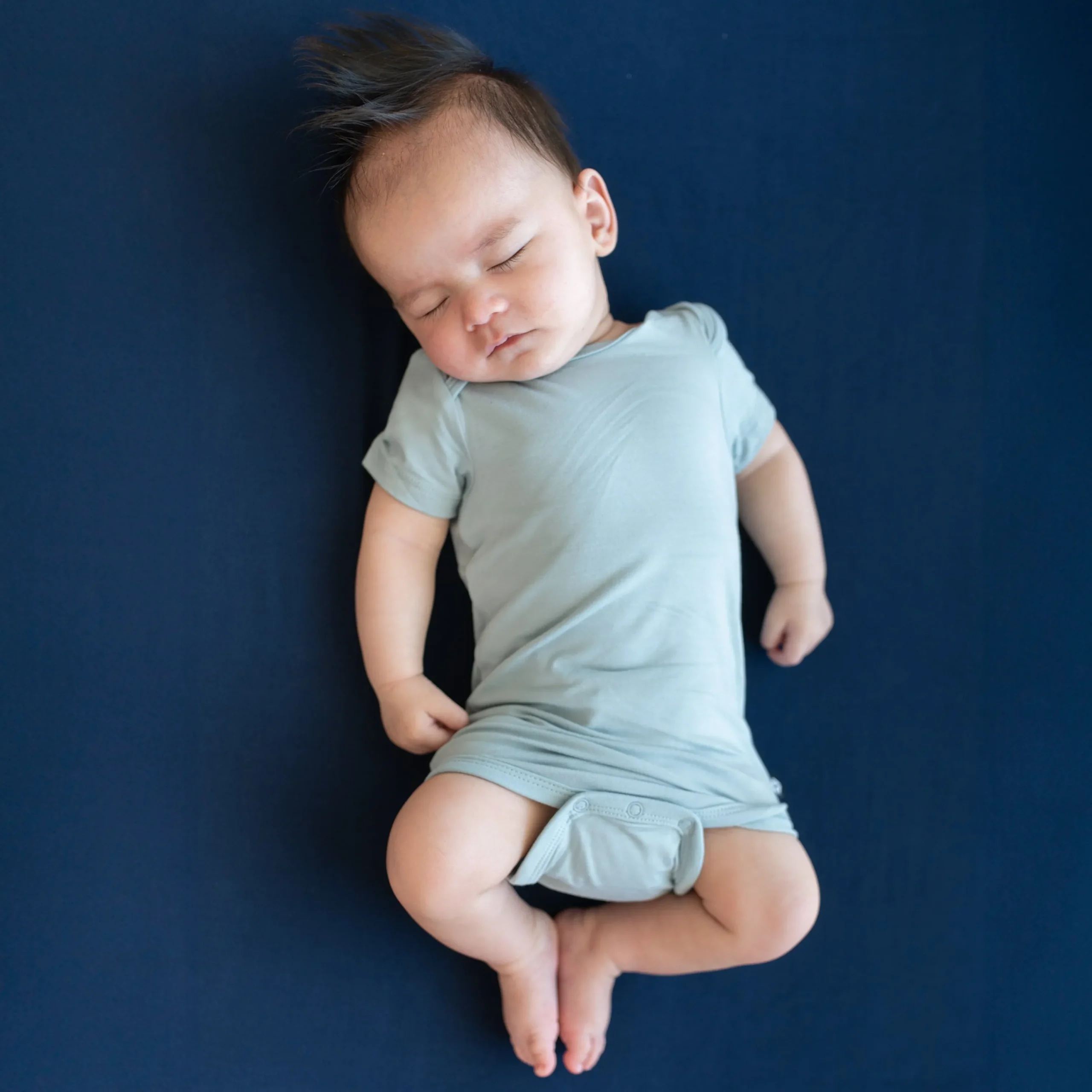 Kyte Baby Bodysuit in Fog Clearance