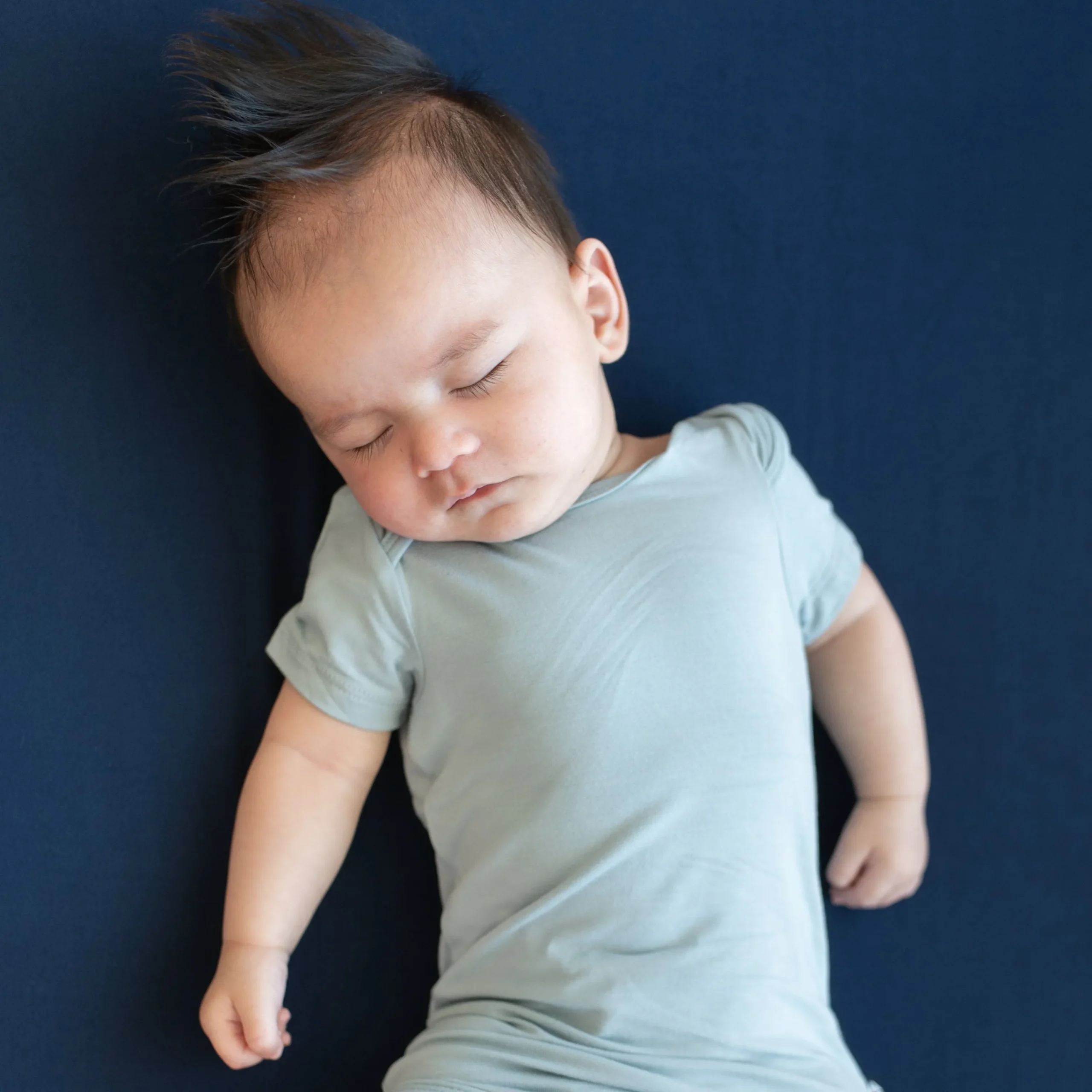 Kyte Baby Bodysuit in Fog Clearance