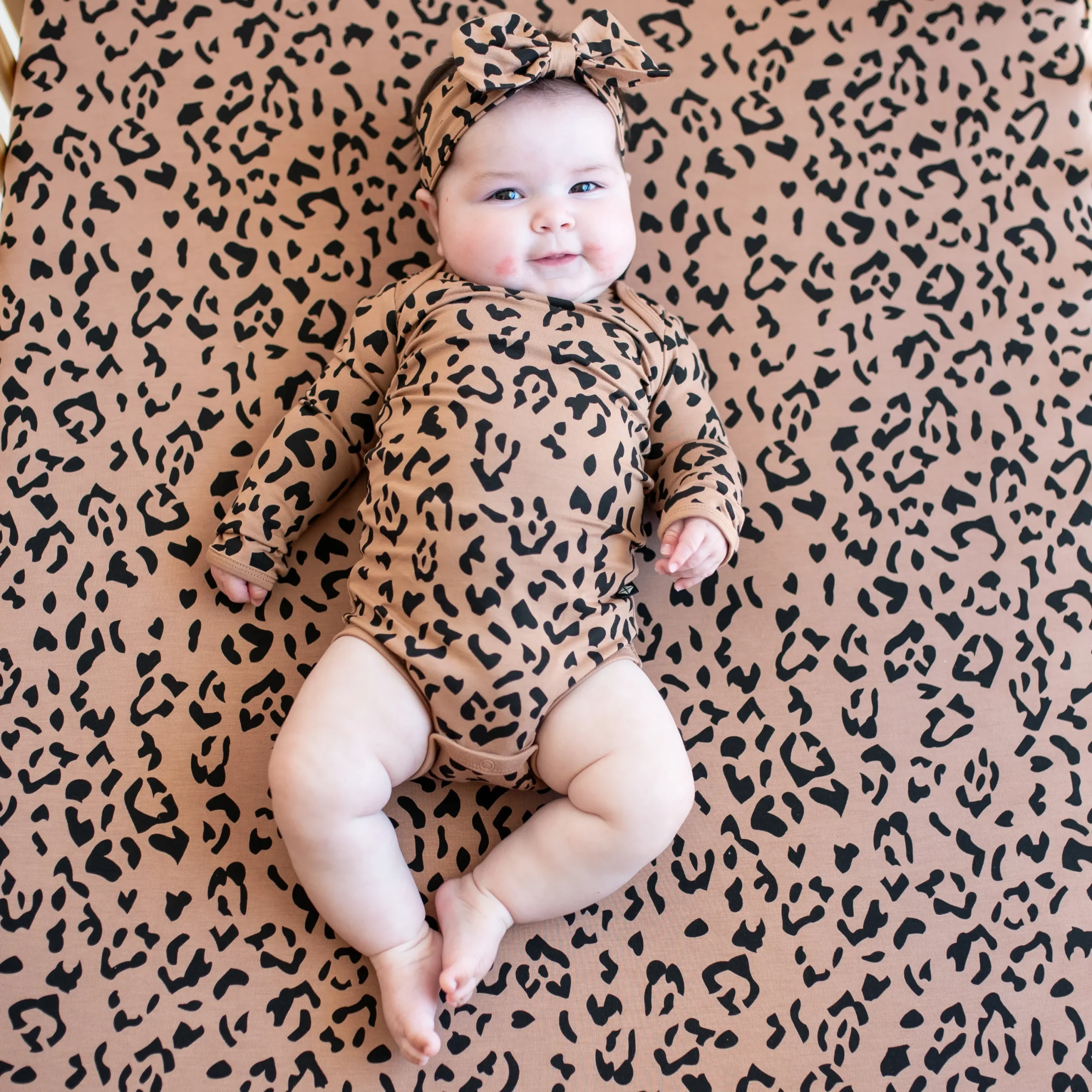Kyte Baby Crib Sheet in Latte Leopard Hot