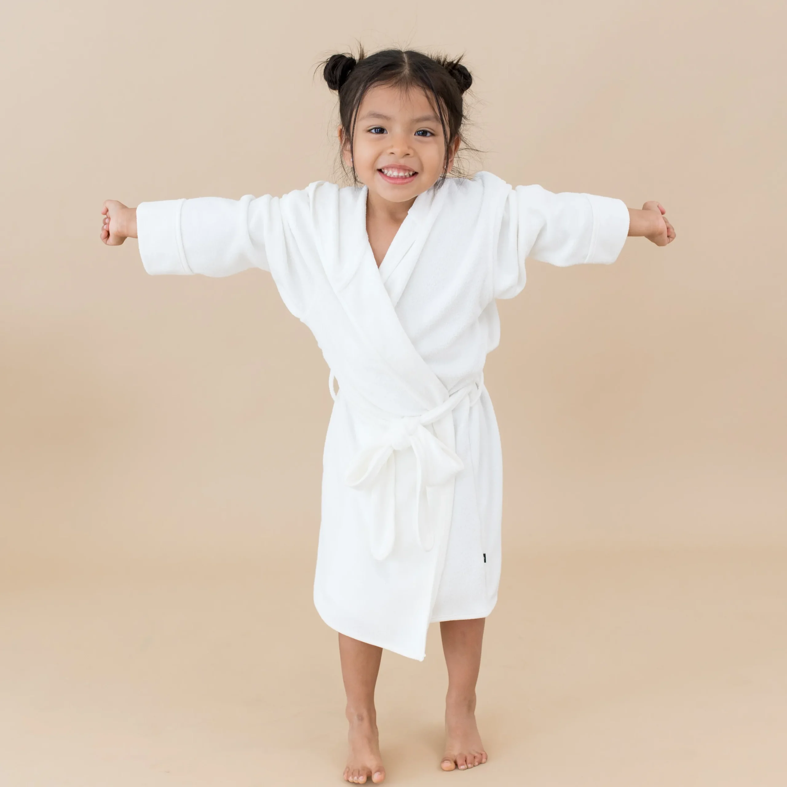 Kyte Baby Hooded Bath Robe in Cloud Hot