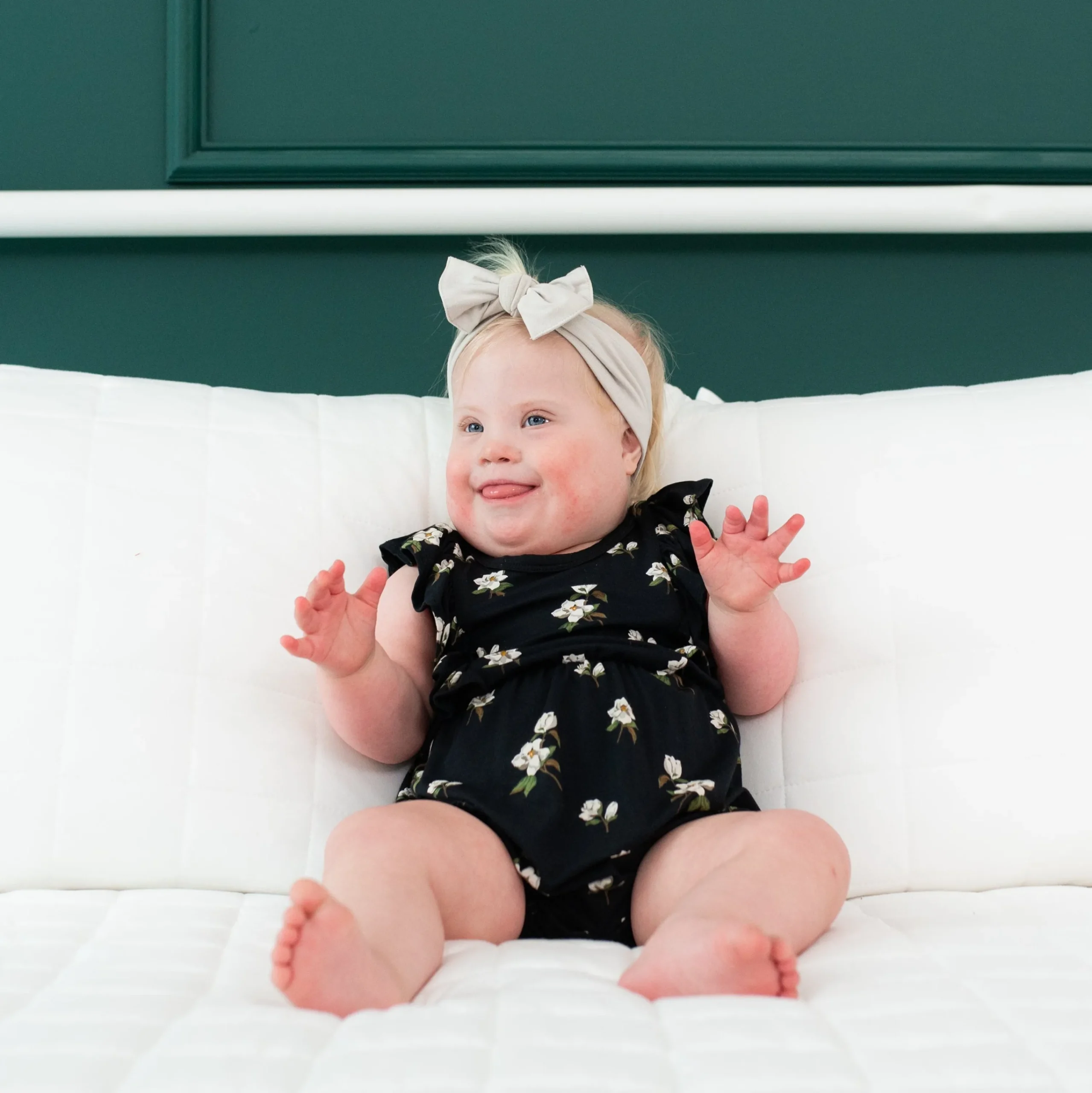 Kyte Baby Knotted Bow Headband in Oat Sale