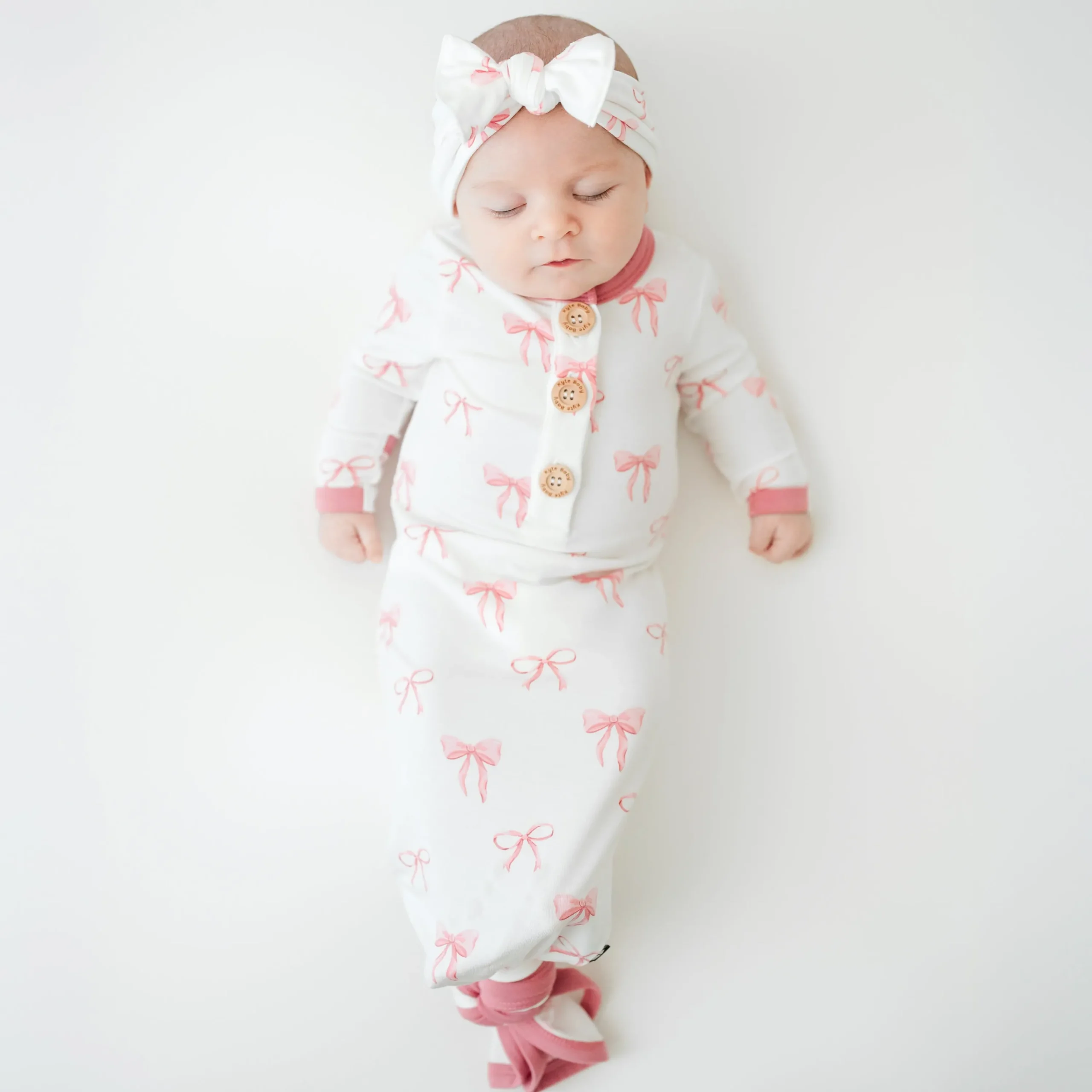 Kyte Baby Knotted Gown with Set in Bow Hot