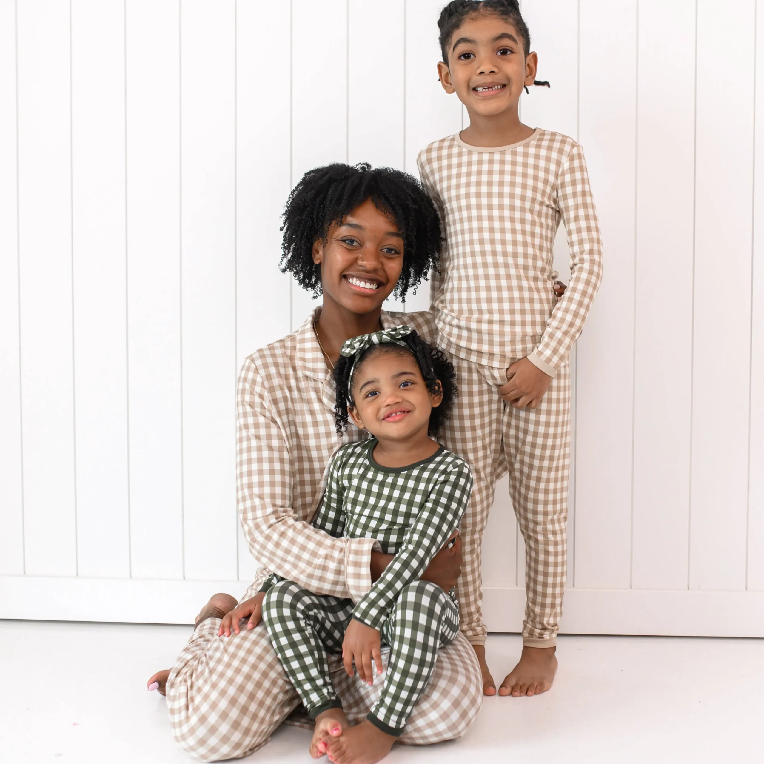 Kyte Baby Long Sleeve Pajamas in Gingham Bisque Outlet