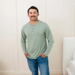 Kyte Baby Men's Long Sleeve Henley Top in Thyme New