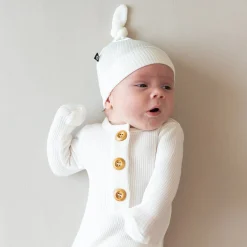 Kyte Baby Ribbed Knotted Gown with Hat Set in Cloud