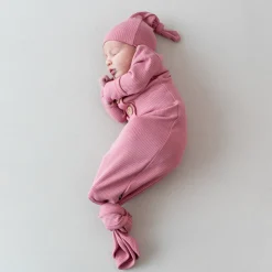 Kyte Baby Ribbed Knotted Gown with Hat Set in Apple Blossom Hot