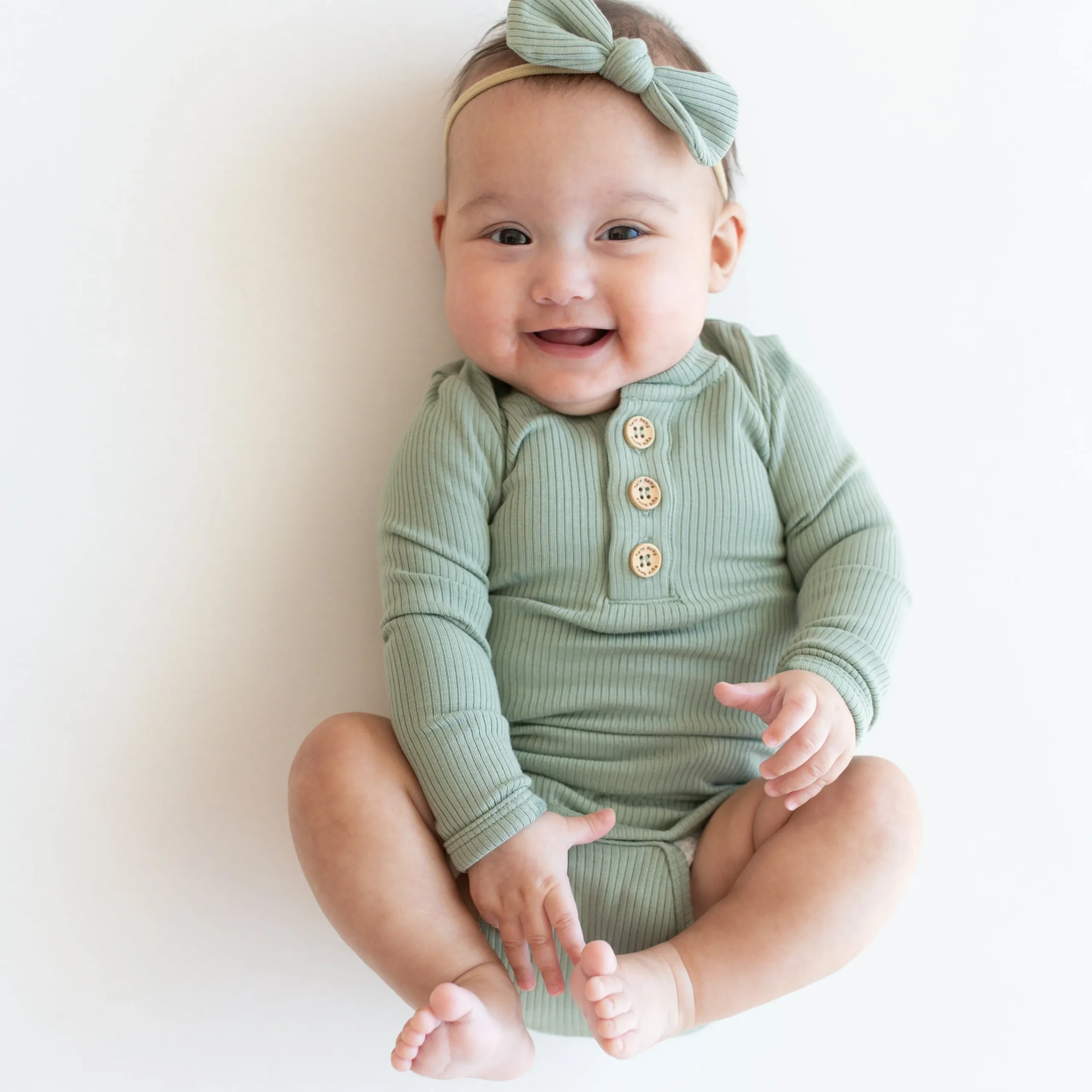 Kyte Baby Ribbed Nylon Bow in Thyme Hot