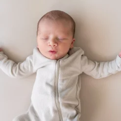 Kyte Baby Ribbed Zipper Romper in Oat