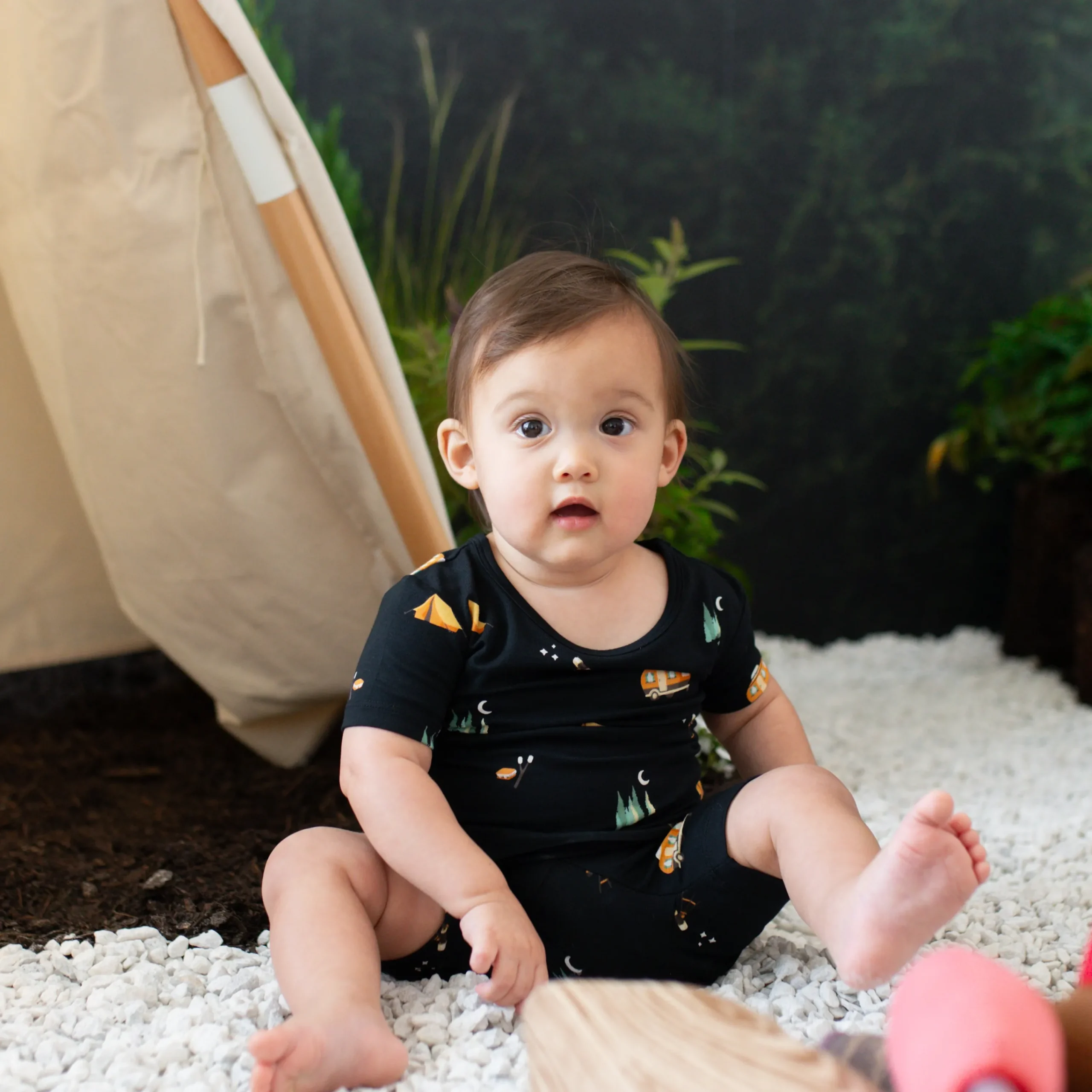 Kyte Baby Short Sleeve Pajamas in Under the Stars New