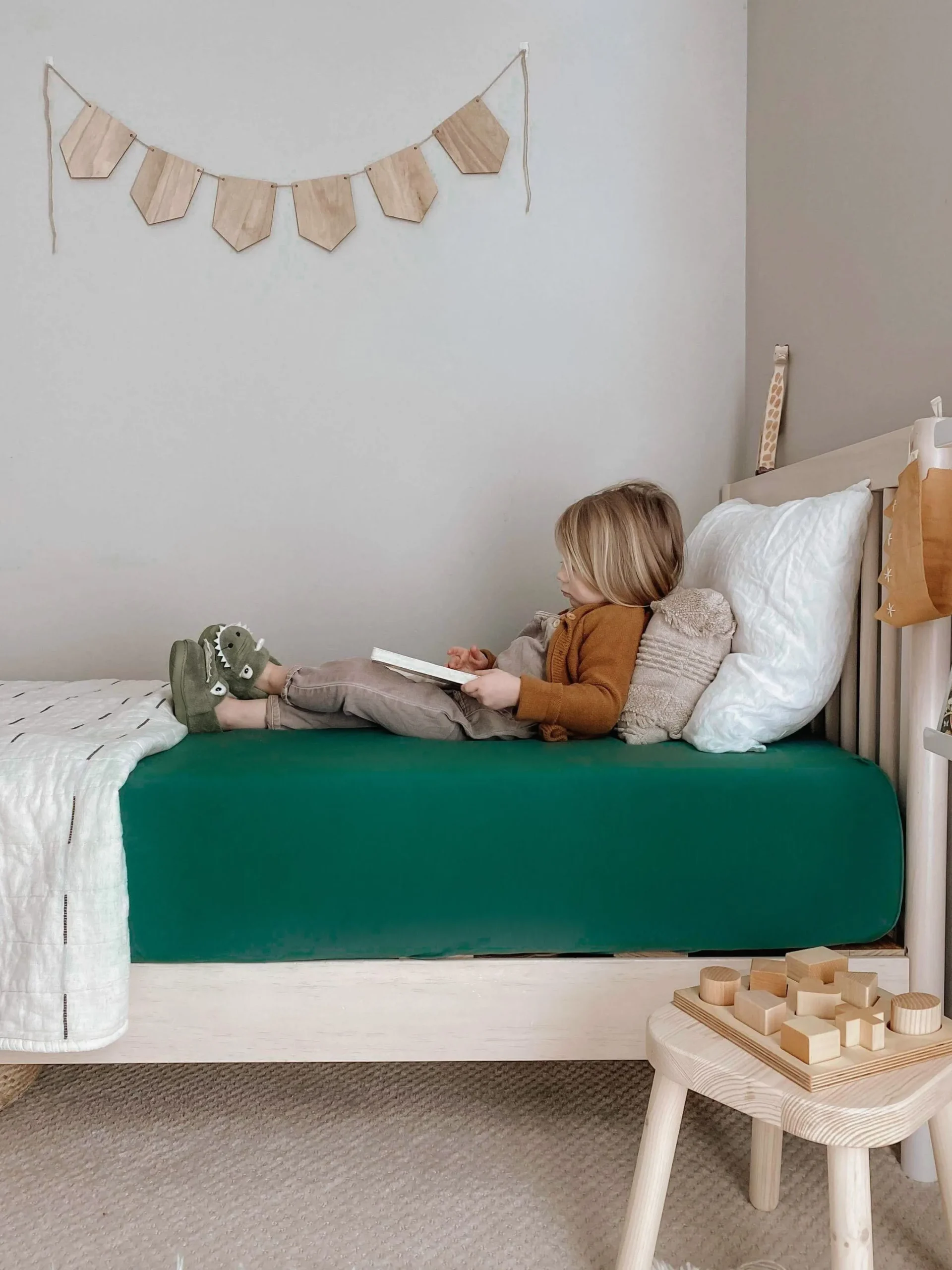 Kyte Baby Twin Sheet in Emerald New