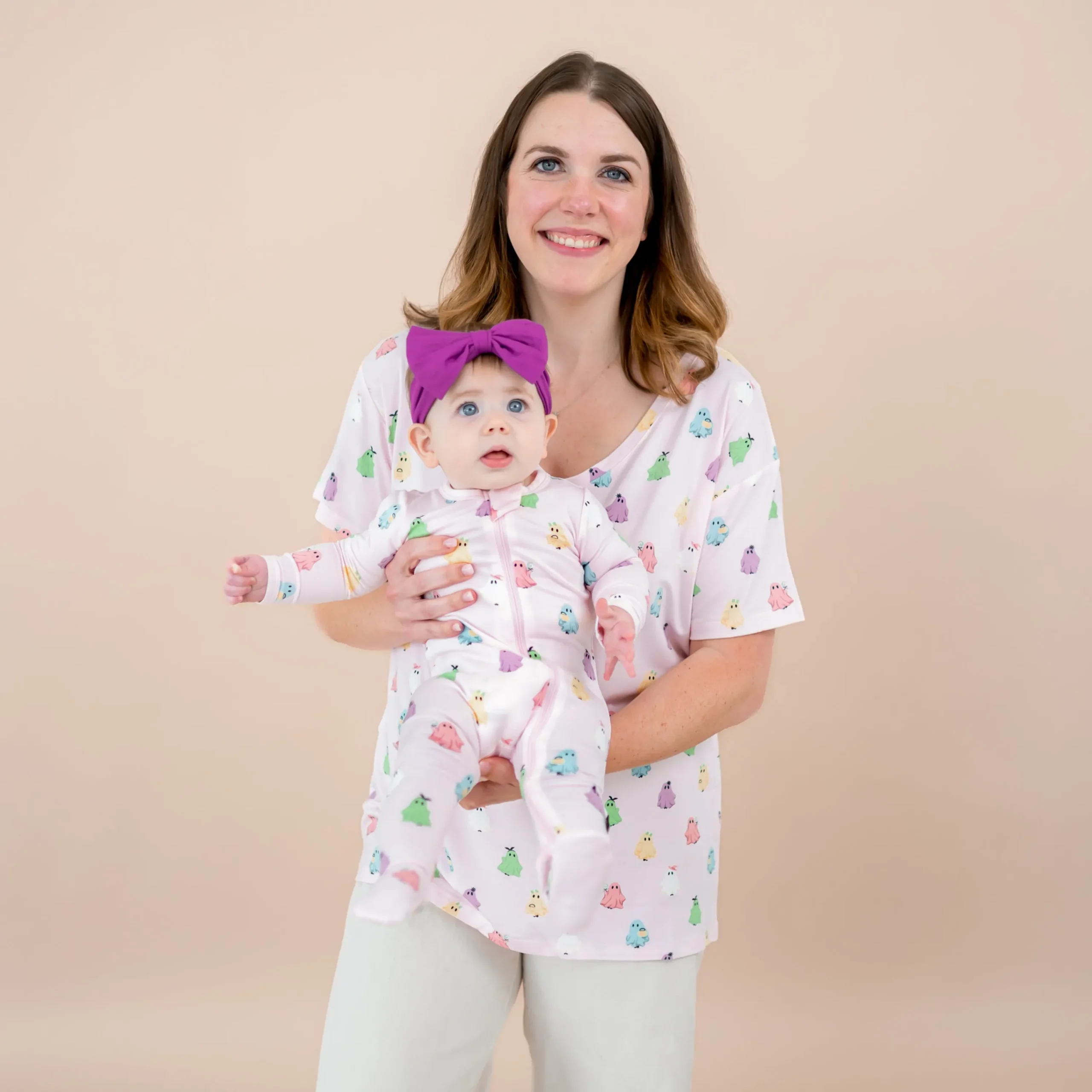 Kyte Baby Women's Relaxed Fit V-Neck in Pastel Ghost Online