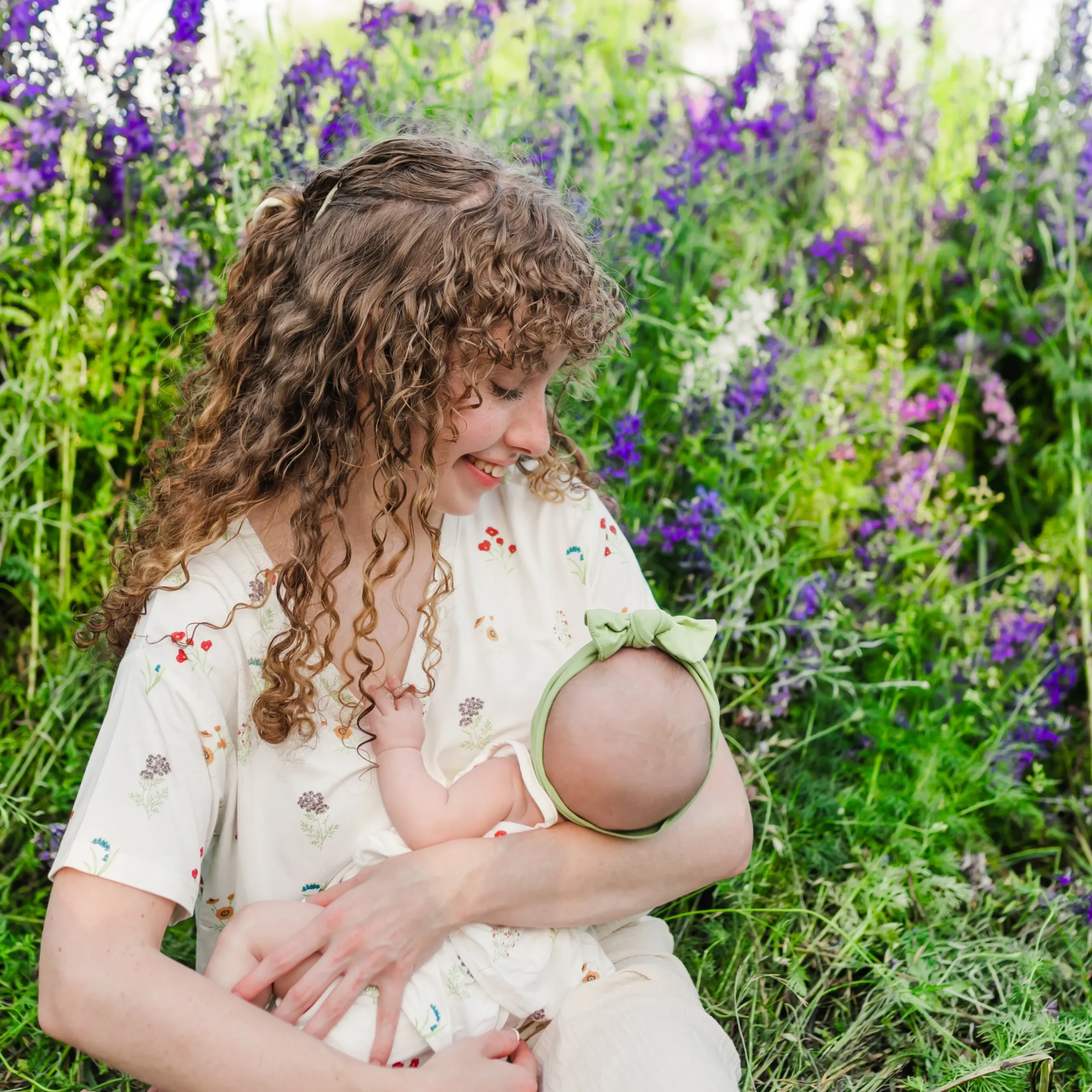 Kyte Baby Women’s Relaxed Fit V-Neck in Wildflower New