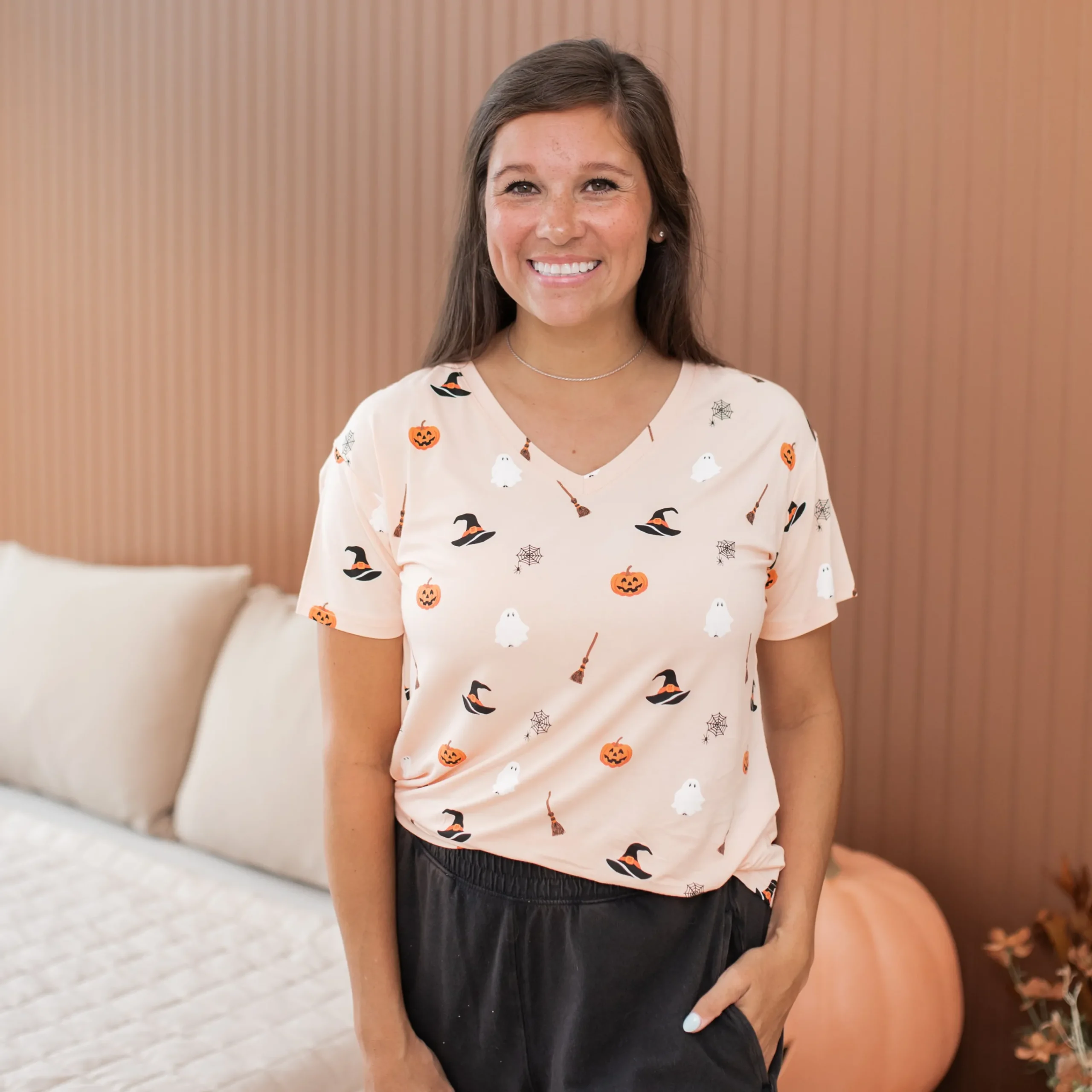 Kyte Baby Women's Relaxed Fit V-Neck in Bewitched