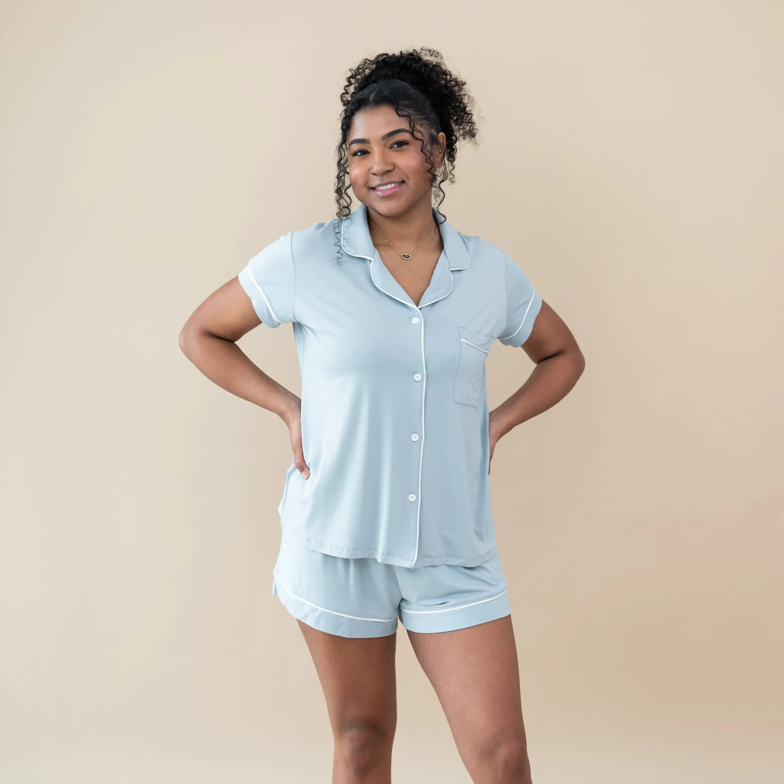 Kyte Baby Women’s Short Sleeve Pajama Set in Fog with Cloud Trim Best