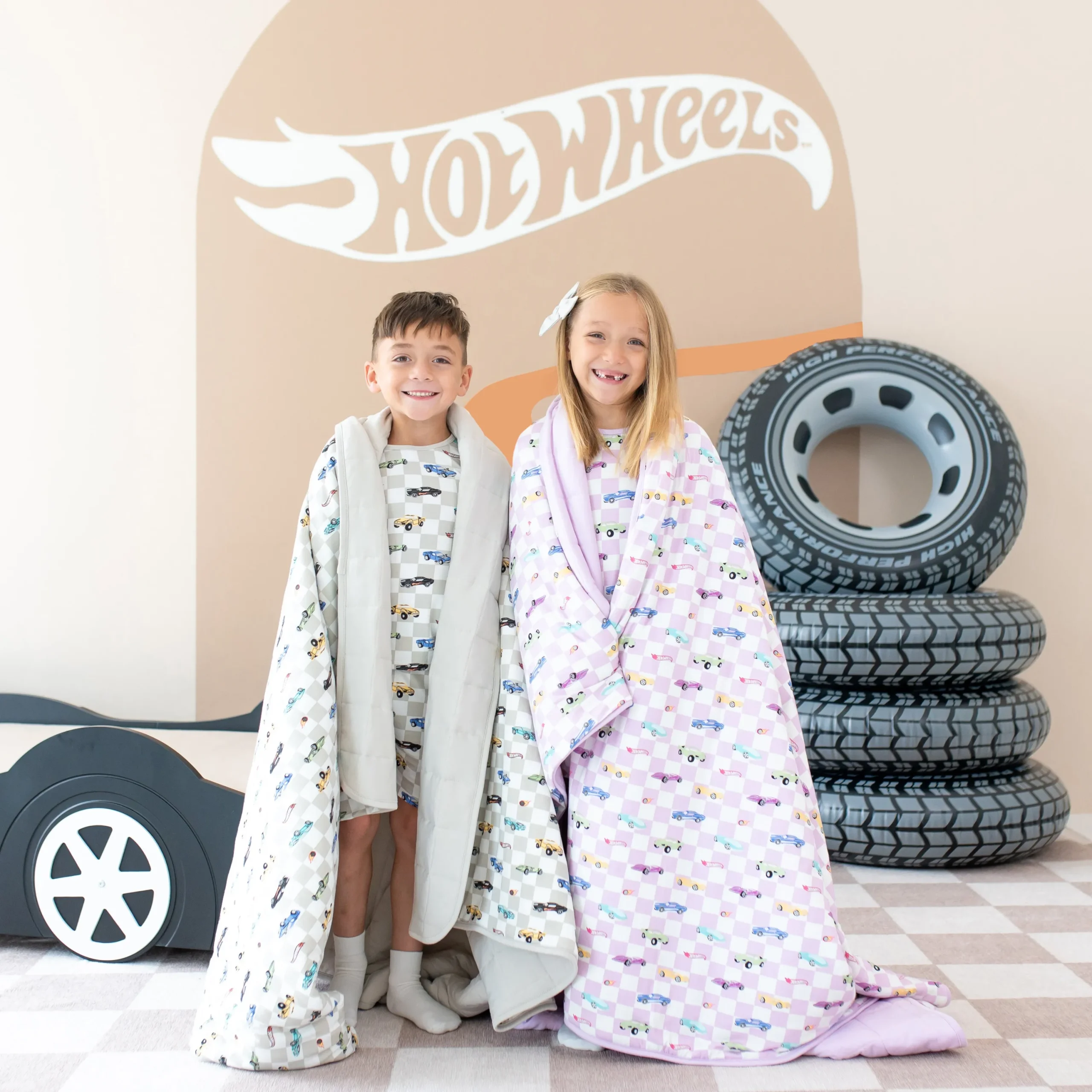 Kyte Baby Youth Blanket in 2.5 Sparkles and Speed Hot