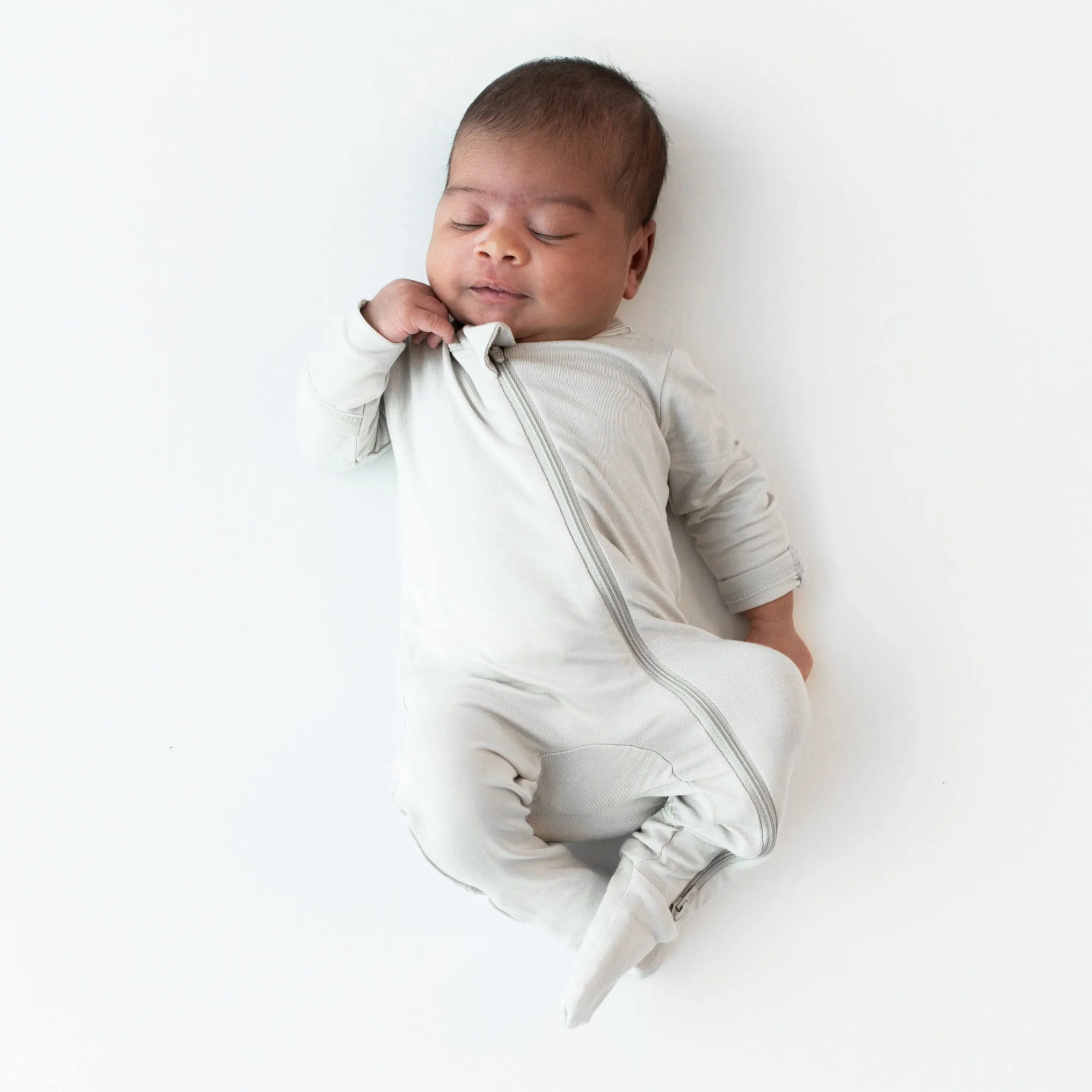 Kyte Baby Zippered Footie in Oat Hot