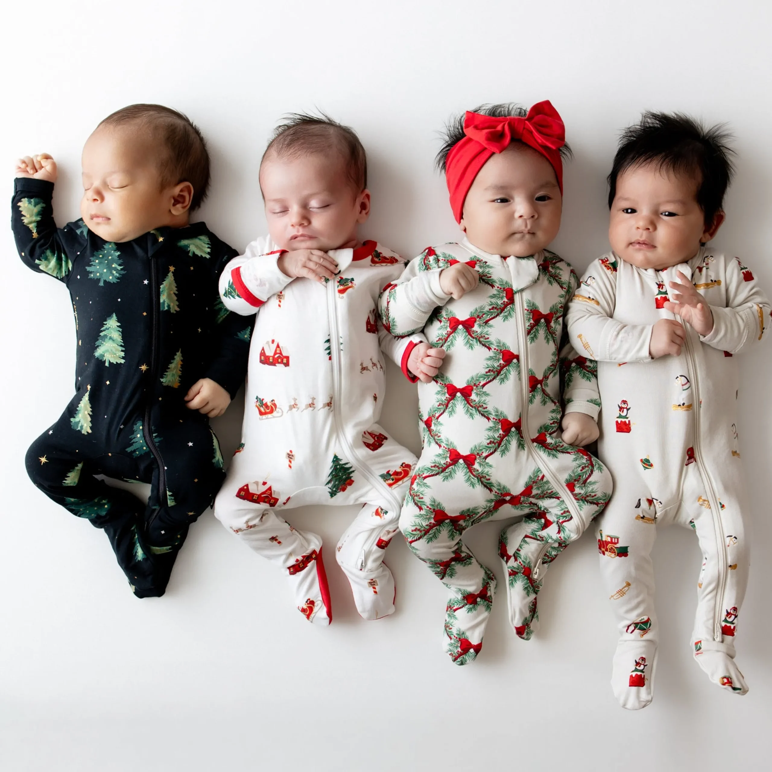 Kyte Baby Zippered Footie in Santa Sleigh Clearance