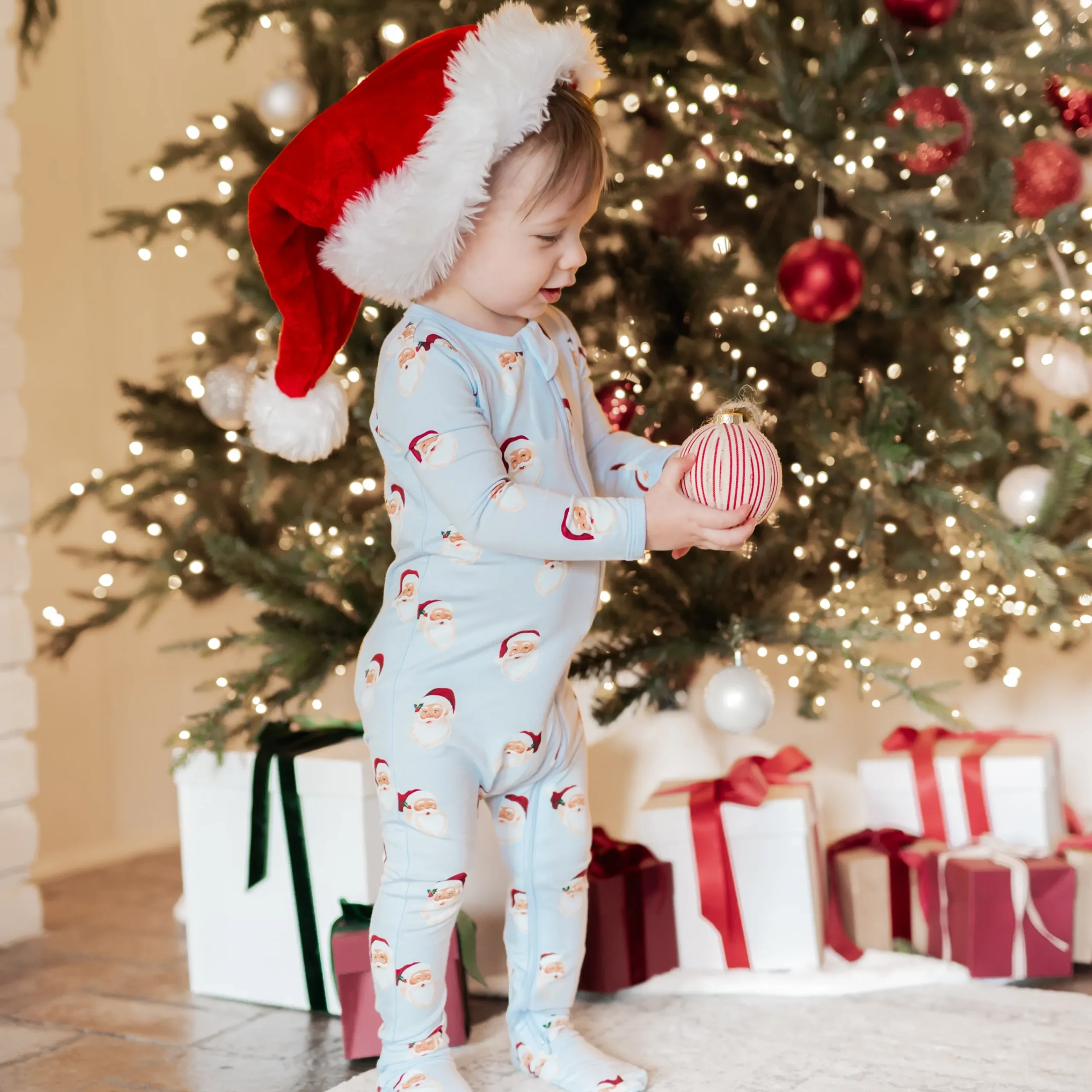 Kyte Baby Zippered Footie in Vintage Santa New