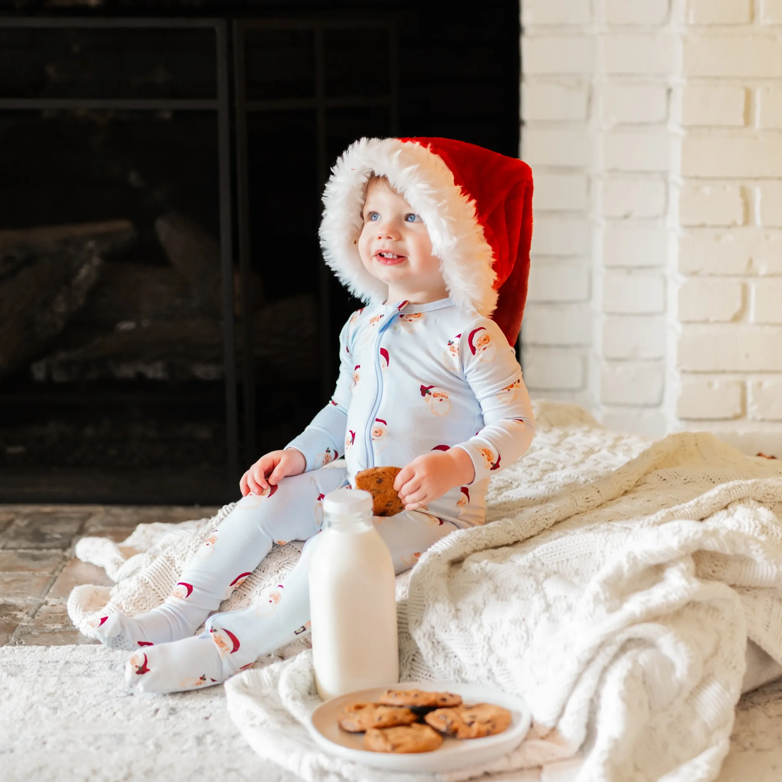 Kyte Baby Zippered Footie in Vintage Santa New