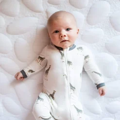 Kyte Baby Zippered Romper in Giraffe New